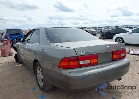 1999 Lexus Es 300 from USA, damaged, VIN JT8BF28G5X5063692